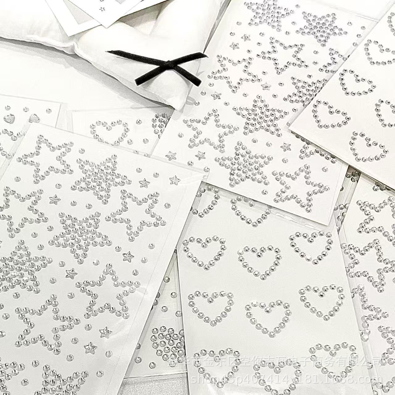 Srebrne naklejki w kształcie s – Nail Art recenzja i cena