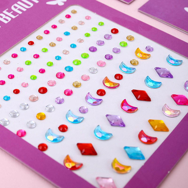 Naklejki na twarz z klejnotami – Nail Art recenzja i cena